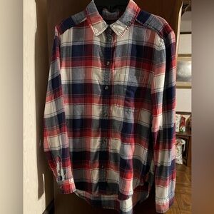 American Eagle Boyfriend Fit Long Sleeve Red Black Plaid Soft Flannel Shirt XS